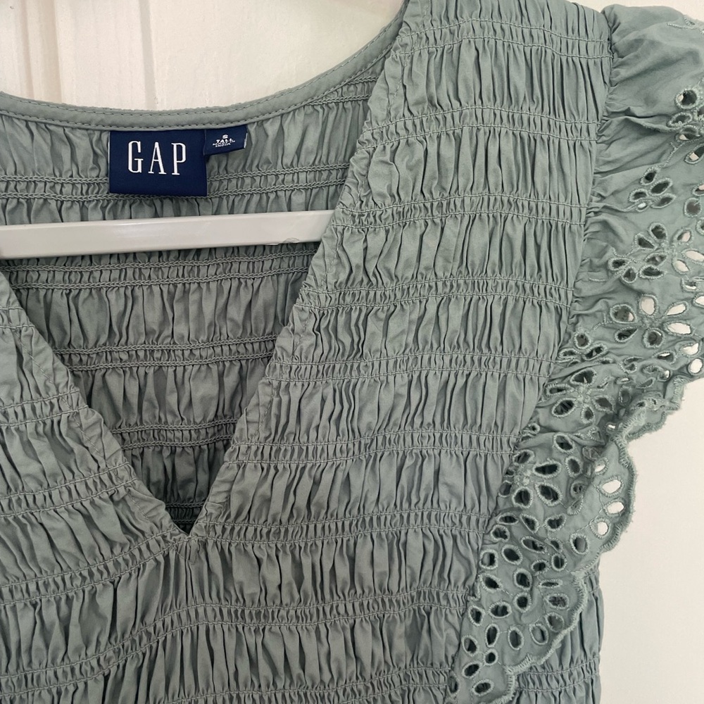 Smocked Flutter Sleeve Eyelet Sage Green Dress from GAP for women Size S Tall - Picture 3 of 9